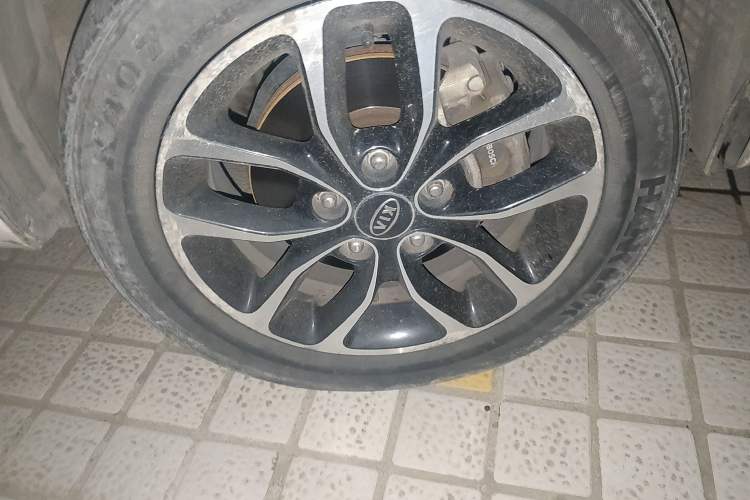 Used Kia Soul 2013 1.6L AT Premium Right Front Wheel Hub