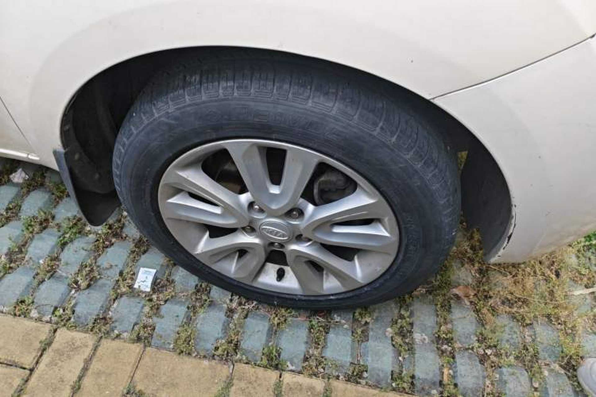 Used Kia Soul 2013 1.6L AT GL Right Front Wheel Hub
