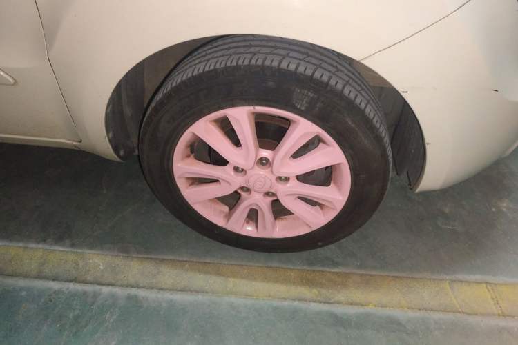 Used Kia Soul 2013 1.6L AT GL Right Front Wheel Hub