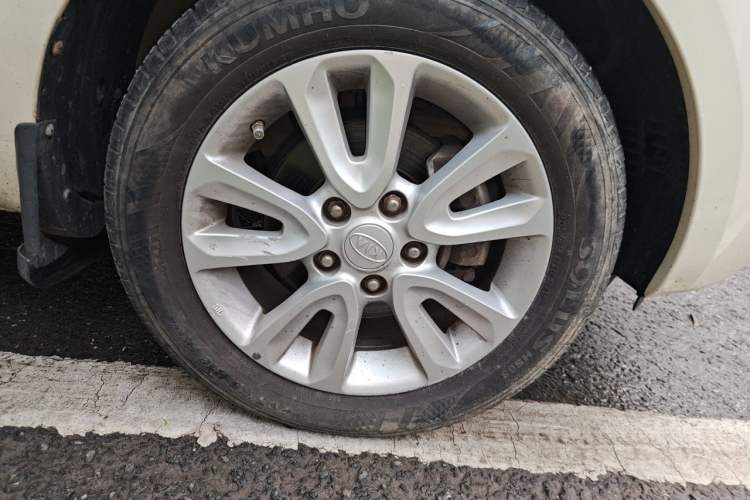 Used Kia Soul 2013 1.6L AT GL Right Front Wheel Hub