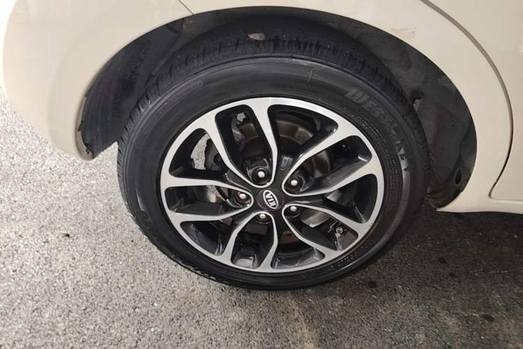 Used Kia Soul 2013 1.6L AT Premium Right Rear Wheel Hub