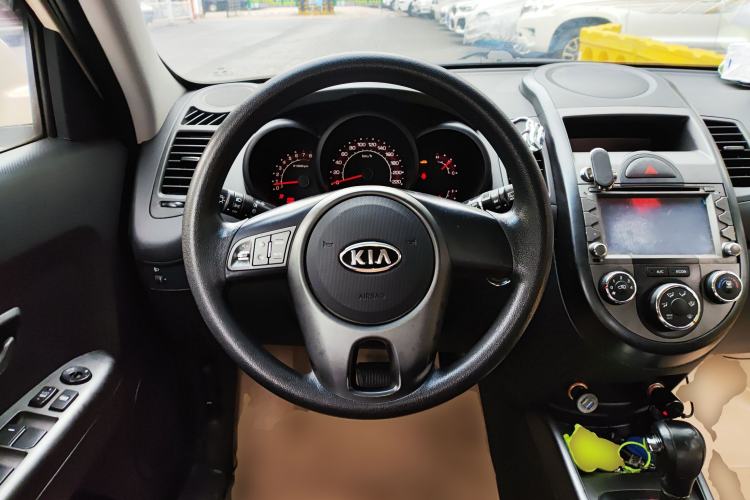 Used Kia Soul 2013 1.6L AT GL Steering Wheel