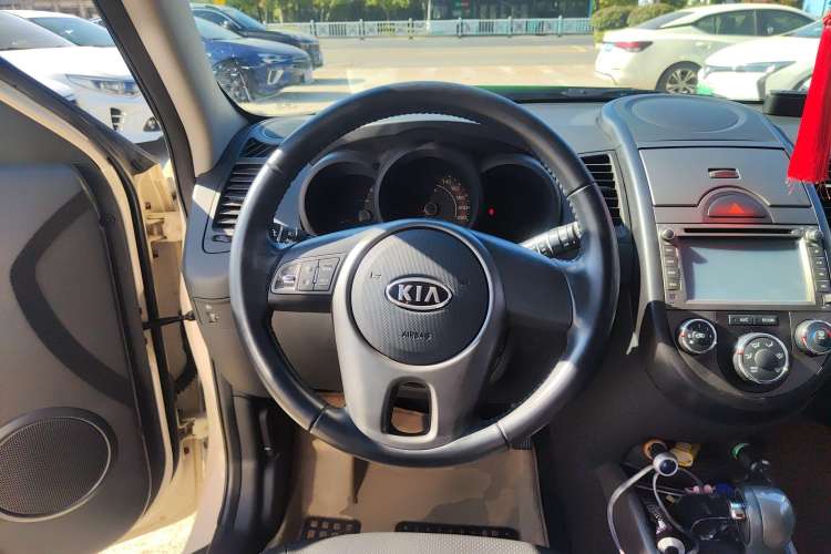 Used Kia Soul 2013 1.6L AT GL Steering Wheel