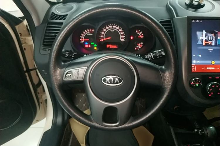 Used Kia Soul 2013 1.6L AT GL Steering Wheel