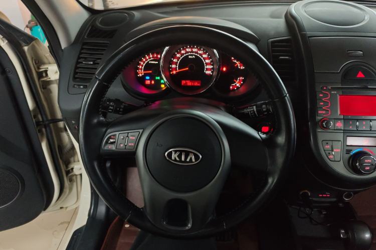 Used Kia Soul 2013 1.6L AT Premium Steering Wheel