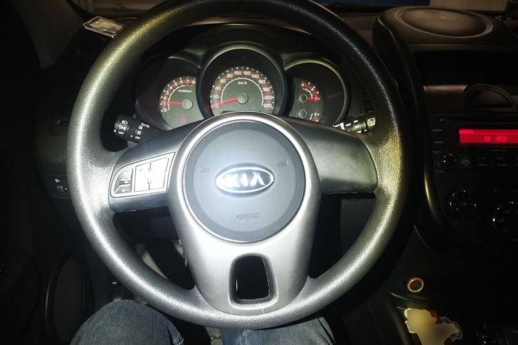 Used Kia Soul 2013 1.6L AT GL Steering Wheel