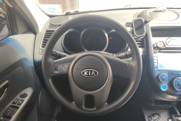 Used Kia Soul 2013 1.6L AT GL Steering Wheel