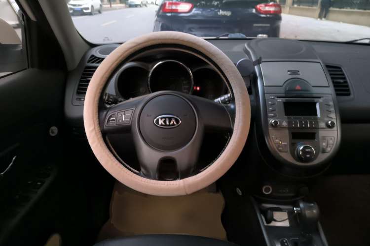 Used Kia Soul 2013 1.6L AT Premium Steering Wheel