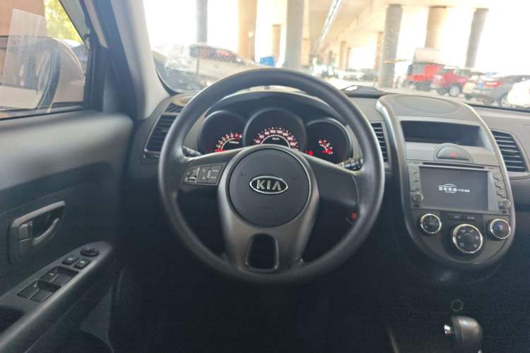 Used Kia Soul 2013 1.6L AT GL Steering Wheel