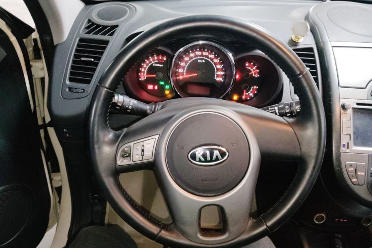 Used Kia Soul 2013 1.6L AT Premium Steering Wheel
