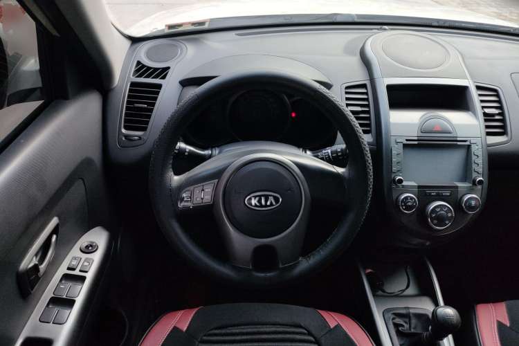 Used Kia Soul 2013 1.6L MT GL Steering Wheel