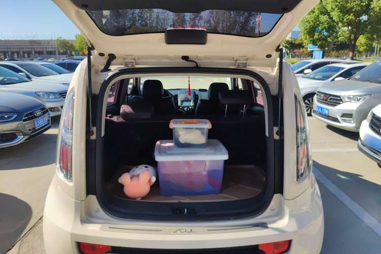 Used Kia Soul 2013 1.6L AT GL Trunk