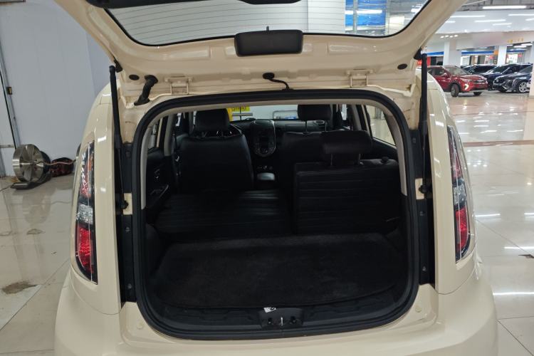 Used Kia Soul 2013 1.6L AT Premium Trunk