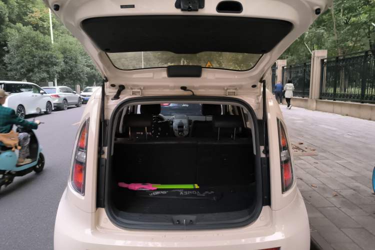 Used Kia Soul 2013 1.6L AT Premium Trunk