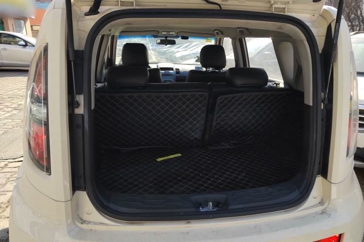 Used Kia Soul 2013 1.6L MT GL Trunk