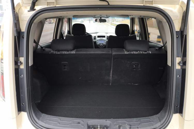 Used Kia Soul 2013 1.6L MT GL Trunk