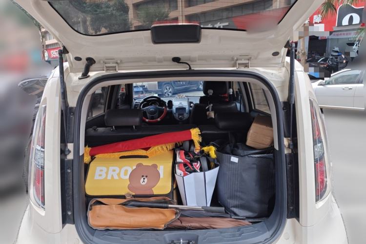 Used Kia Soul 2013 1.6L AT Premium Trunk
