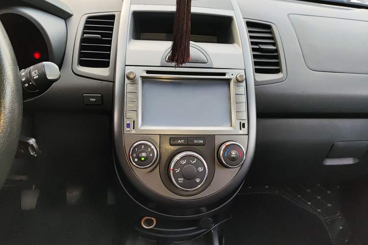 Used Kia Soul 2013 1.6L MT GL Audio And AC Panel