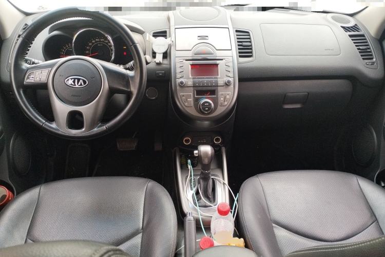 Used Kia Soul 2013 1.6L AT Premium Center Console