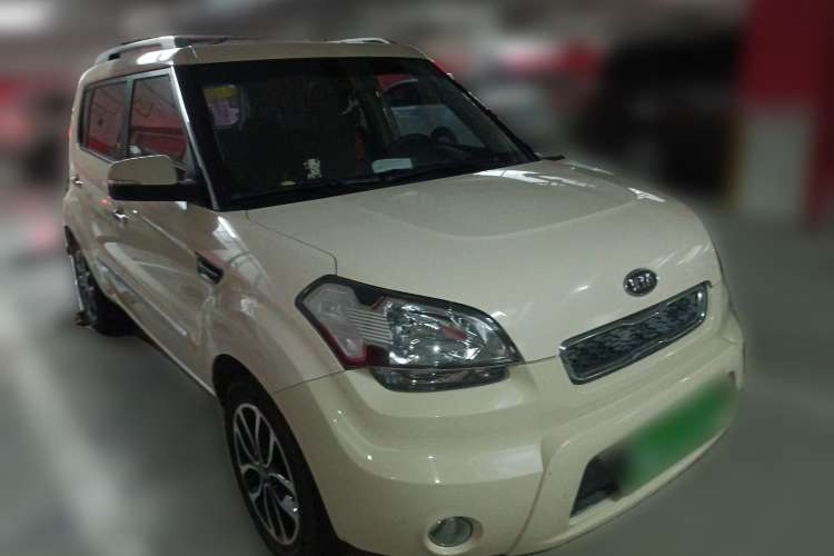 Used Kia Soul 2013 1.6L AT Premium Front Right 45 Deg