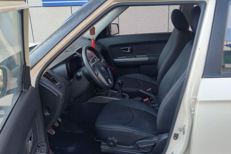 Used Kia Soul 2013 1.6L MT GL Interior 1