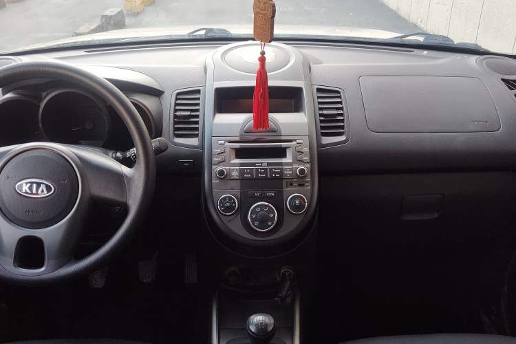Used Kia Soul 2013 1.6L MT GL Interior 4