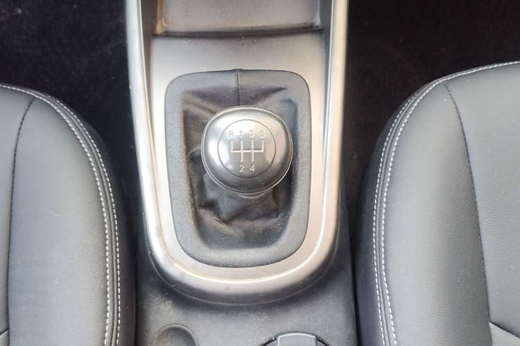 Used Kia Soul 2013 1.6L MT GL Interior 5
