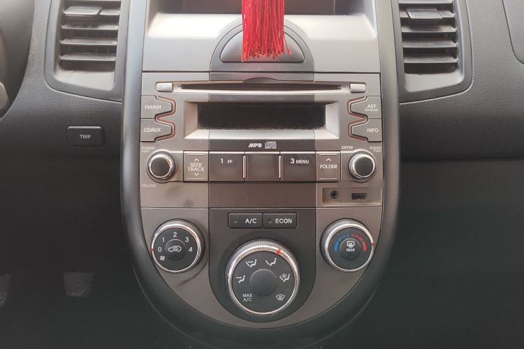 Used Kia Soul 2013 1.6L MT GL Interior 6