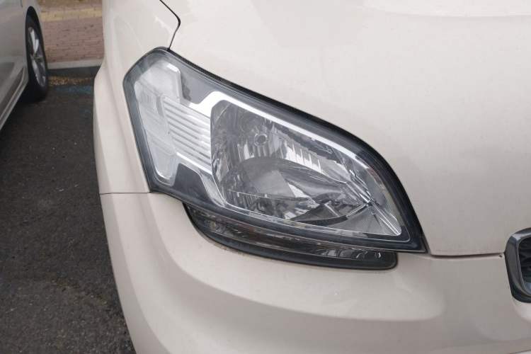 Used Kia Soul 2013 1.6L AT Premium Right Front Headlight