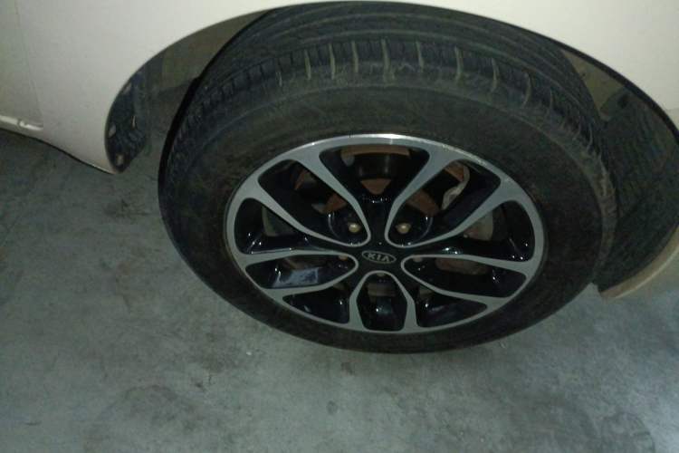Used Kia Soul 2013 1.6L AT Premium Right Front Wheel Hub