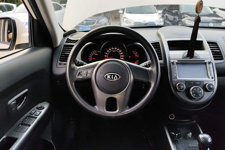 Used Kia Soul 2013 1.6L MT GL Steering Wheel