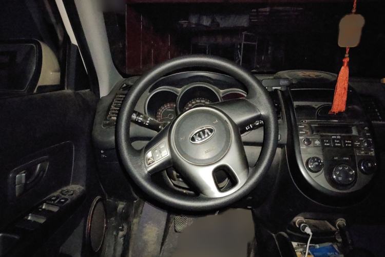 Used Kia Soul 2013 1.6L MT GL Steering Wheel