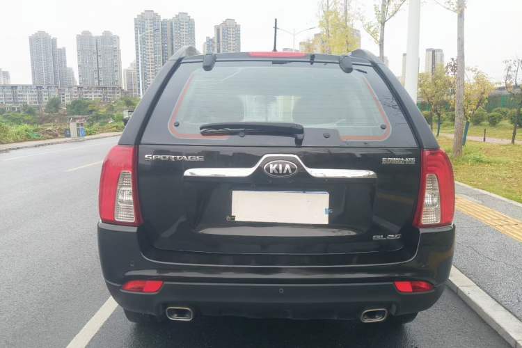 Used Kia Sportage 2013 2.0L Manual Two-Wheel Drive GL Trim Exterior 4