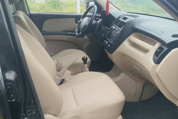 Used Kia Sportage 2013 2.0L Manual Two-Wheel Drive GL Trim Interior 1