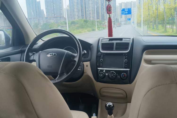 Used Kia Sportage 2013 2.0L Manual Two-Wheel Drive GL Trim Interior 3
