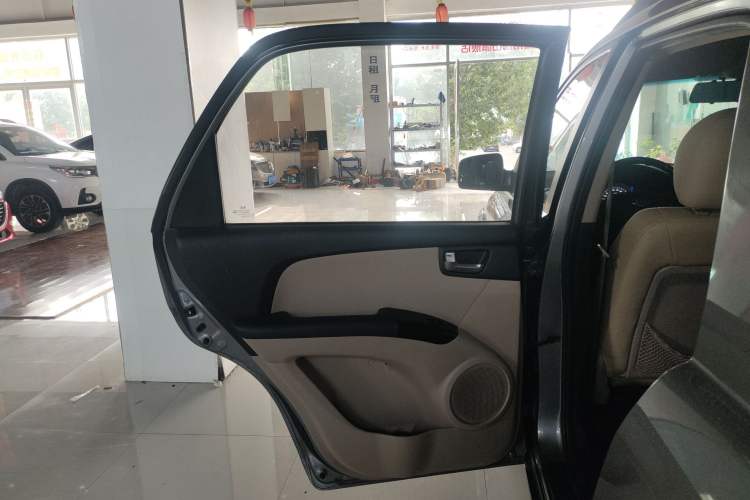 Used Kia Sportage 2013 2.0L Automatic Two-Wheel Drive GL Trim Interior 8