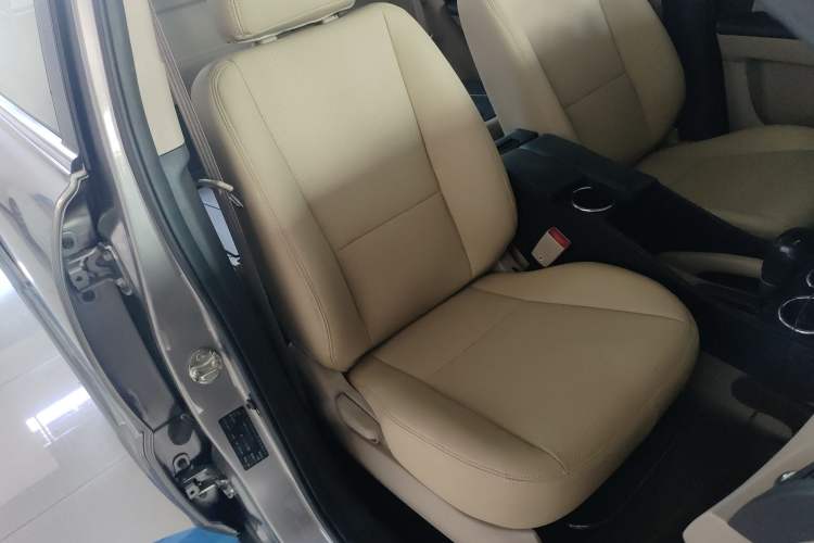 Used Kia Sportage 2013 2.0L Automatic Two-Wheel Drive GL Trim Right Front Seat