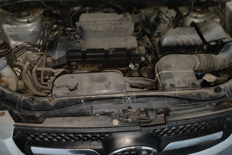 Used Kia Sportage 2007 2.0L Automatic Two-Wheel Drive GL Trim Engine Bay
