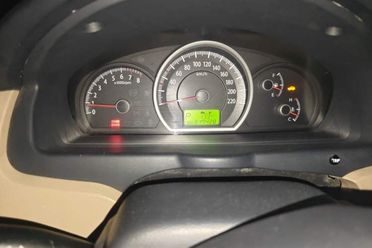 Used Kia Sportage 2007 2.0L Automatic Two-Wheel Drive GLS Odometer Close Up