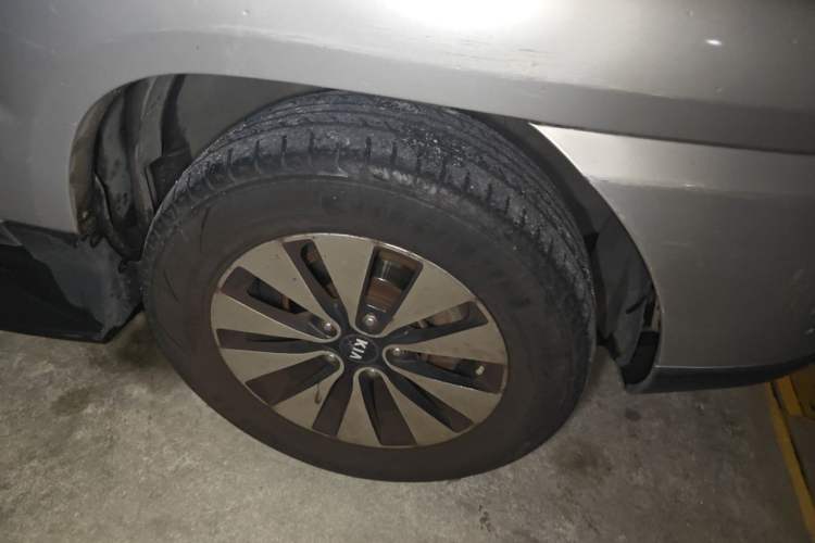 Used Kia Sportage 2007 2.0L Automatic Two-Wheel Drive GLS Right Front Wheel Hub