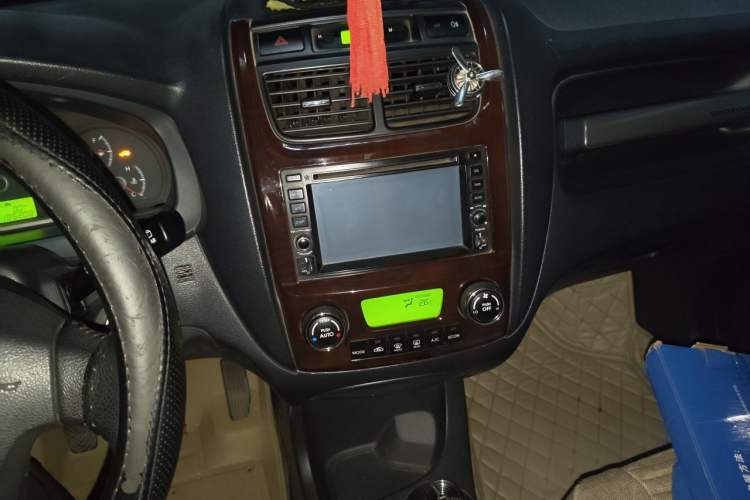 Used Kia Sportage 2009 2.0L Manual Two-Wheel-Drive GLS Audio And AC Panel