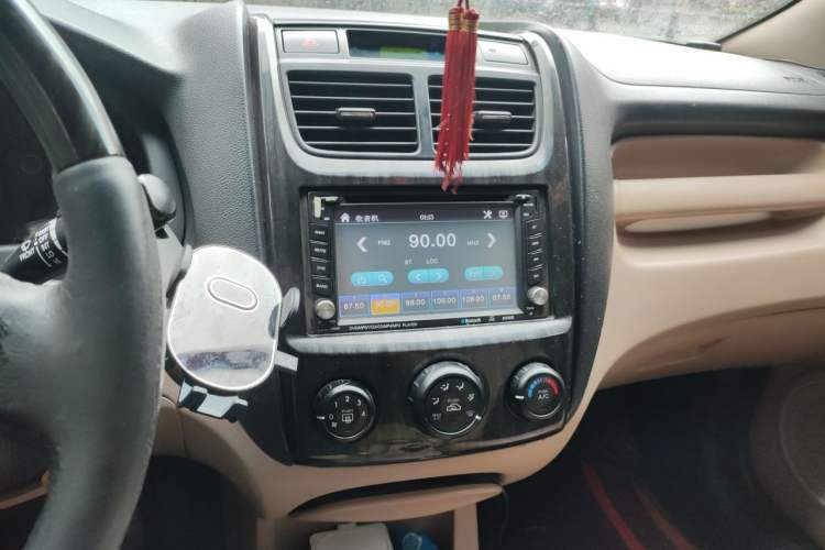 Used Kia Sportage 2009 2.0L Manual Two-Wheel-Drive GL Trim Audio And AC Panel