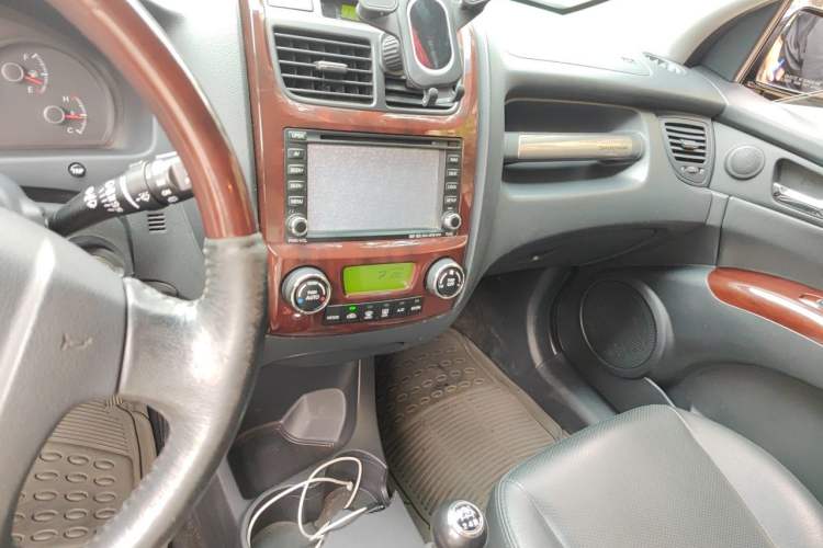 Used Kia Sportage 2009 2.0L Manual Two-Wheel-Drive GLS Audio And AC Panel