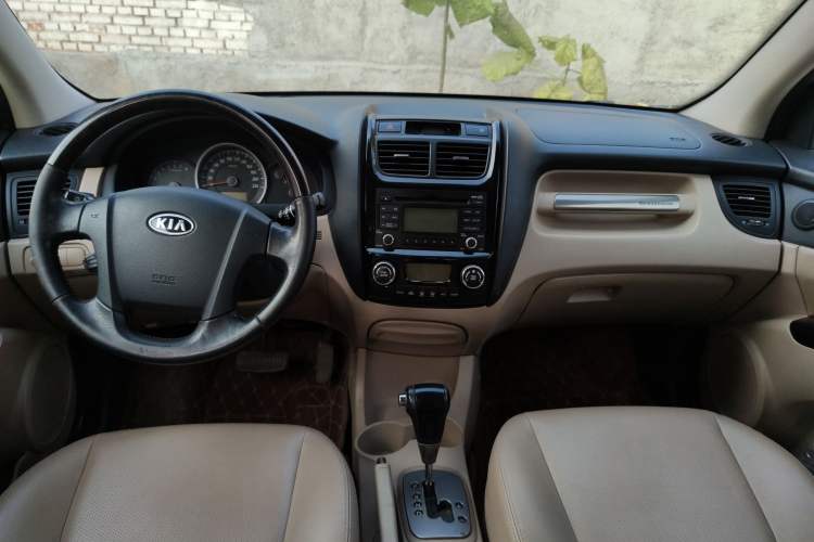 Used Kia Sportage 2009 2.0L Automatic Two-Wheel Drive GLS Center Console
