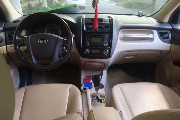 Used Kia Sportage 2009 2.0L Automatic Two-Wheel Drive GLS Center Console