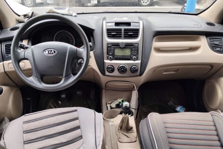 Used Kia Sportage 2009 2.0L Manual Two-Wheel-Drive GL Trim Center Console