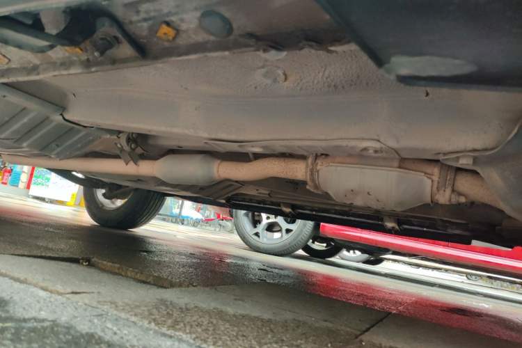 Used Kia Sportage 2009 2.0L Manual Two-Wheel-Drive GL Trim Chassis Front Right
