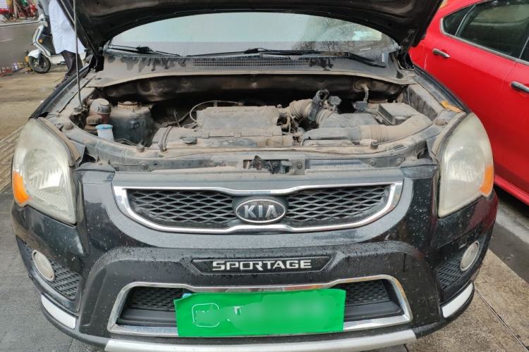 Used Kia Sportage 2009 2.0L Manual Two-Wheel-Drive GL Trim Engine Bay