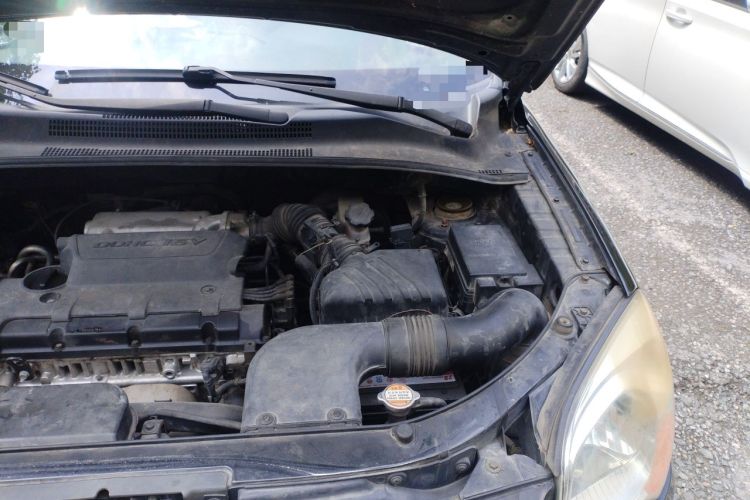 Used Kia Sportage 2009 2.0L Automatic 2WD GL Trim Engine Bay Left