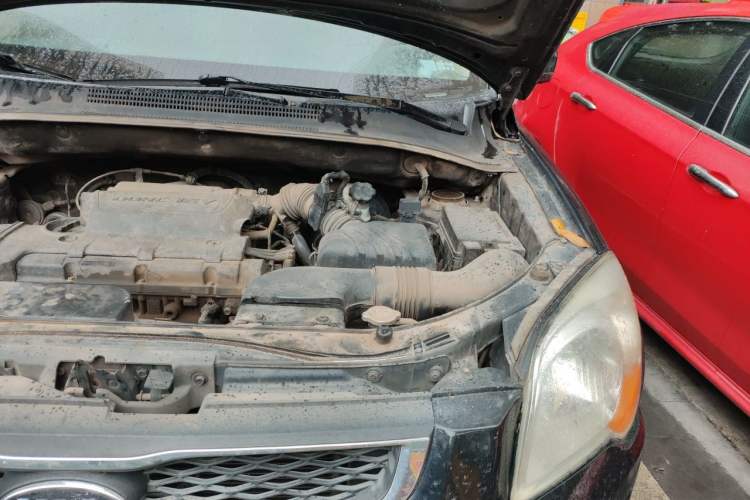 Used Kia Sportage 2009 2.0L Manual Two-Wheel-Drive GL Trim Engine Bay Left